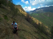 Salita con giro ad anello in PUNTA ALMANA (1390 m.) sul sentiero F. Benedetti da Portole di Sale Marasino (BS) il 3 maggio 2012 - FOTOGALLERY